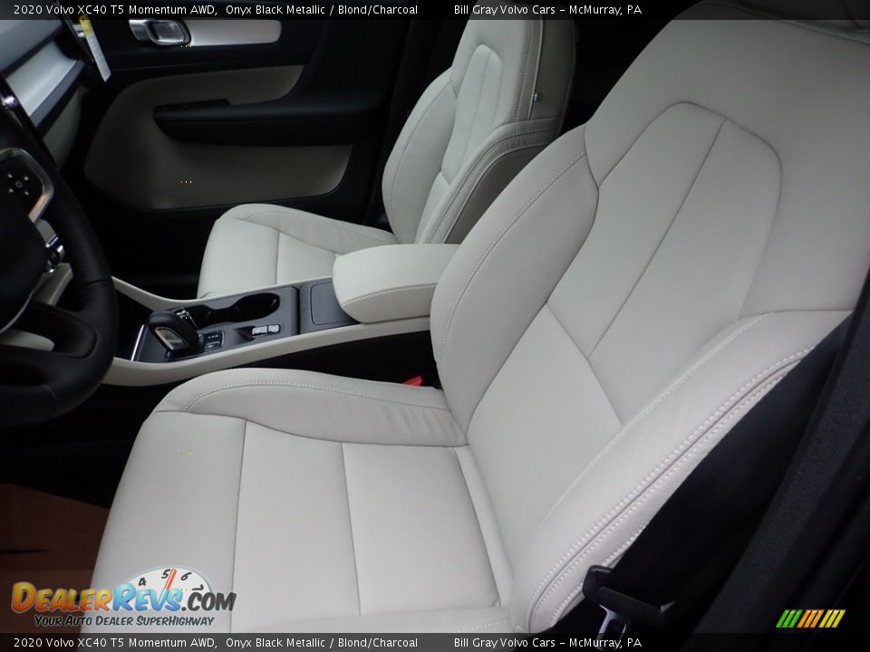 Front Seat of 2020 Volvo XC40 T5 Momentum AWD Photo #7