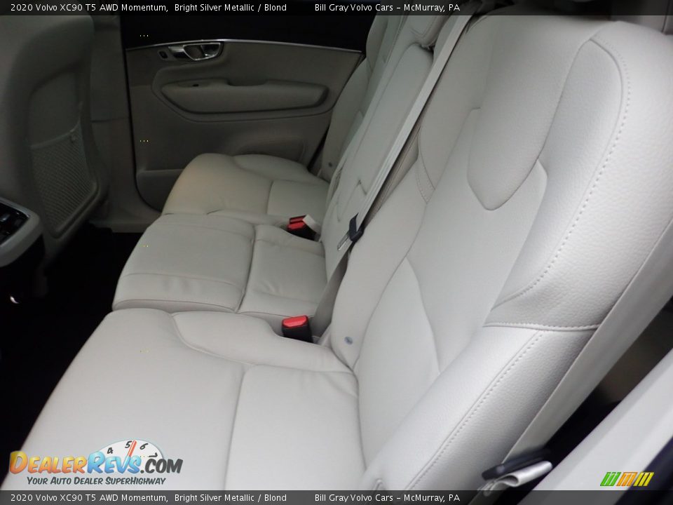 2020 Volvo XC90 T5 AWD Momentum Bright Silver Metallic / Blond Photo #8