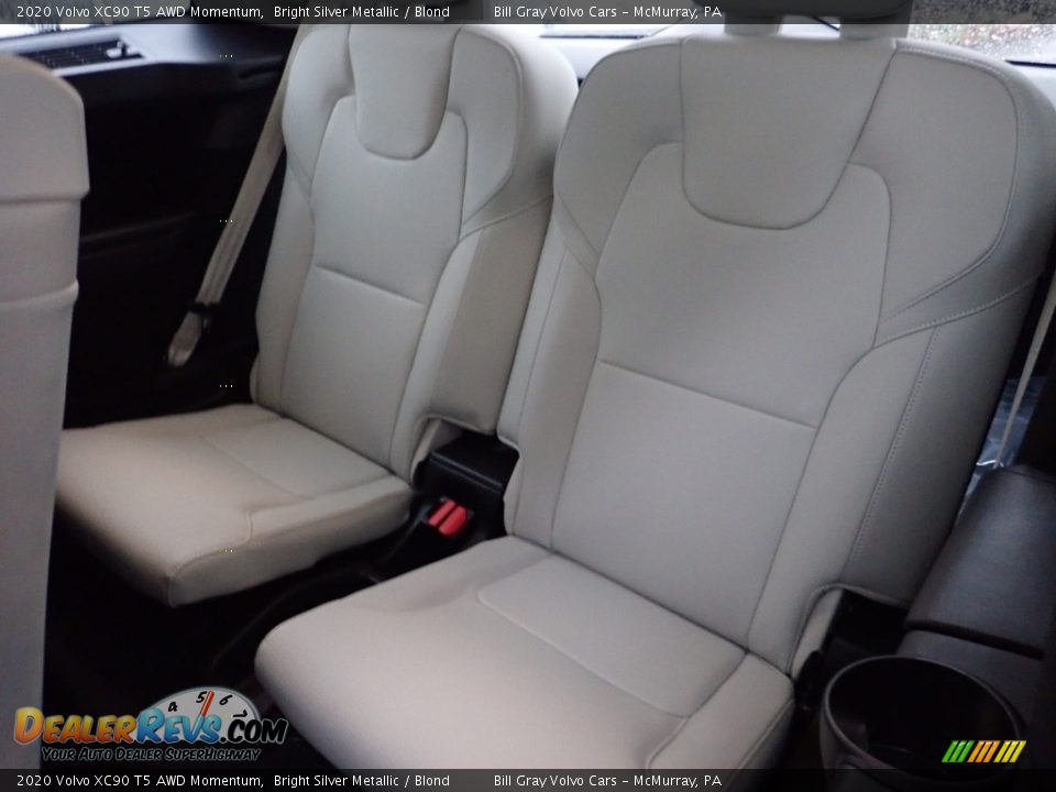 2020 Volvo XC90 T5 AWD Momentum Bright Silver Metallic / Blond Photo #9
