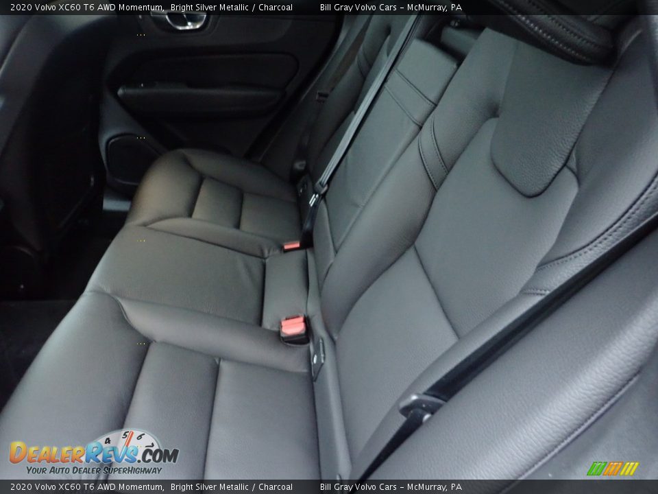 2020 Volvo XC60 T6 AWD Momentum Bright Silver Metallic / Charcoal Photo #8