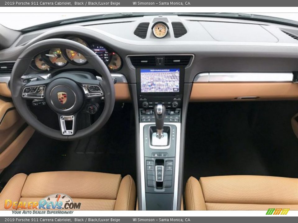 Dashboard of 2019 Porsche 911 Carrera Cabriolet Photo #17