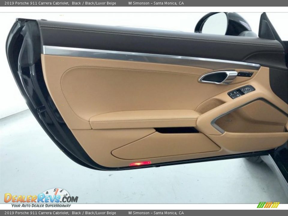 Door Panel of 2019 Porsche 911 Carrera Cabriolet Photo #25