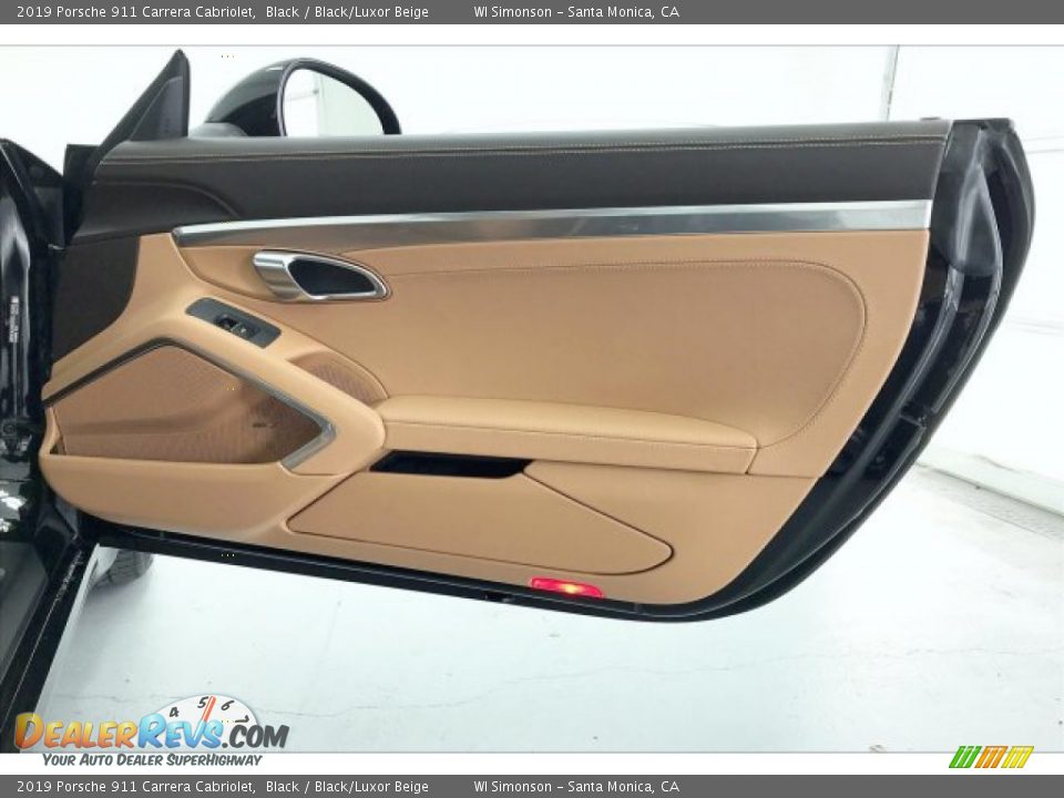 Door Panel of 2019 Porsche 911 Carrera Cabriolet Photo #29