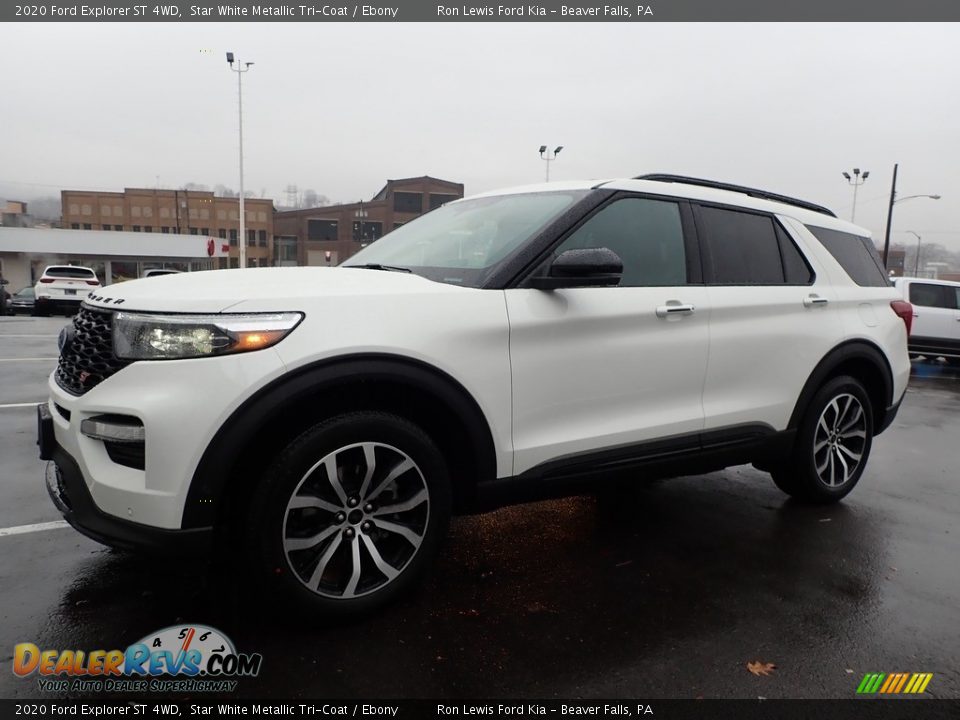 Front 3/4 View of 2020 Ford Explorer ST 4WD Photo #7