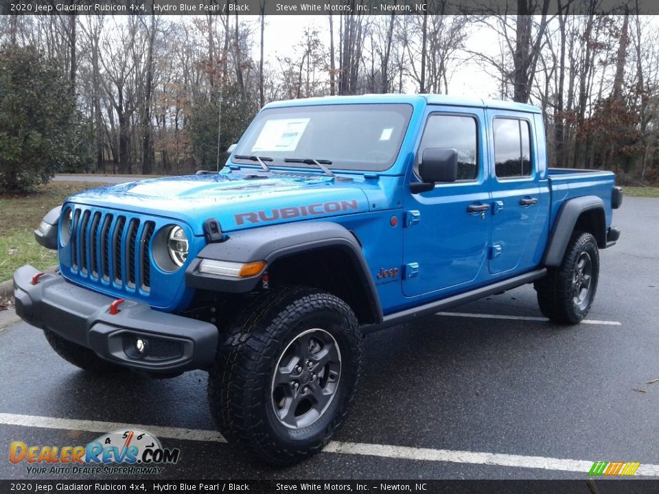 Front 3/4 View of 2020 Jeep Gladiator Rubicon 4x4 Photo #2