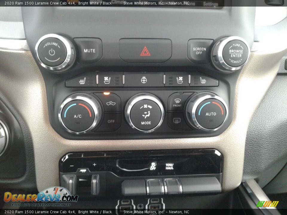 2020 Ram 1500 Laramie Crew Cab 4x4 Bright White / Black Photo #32