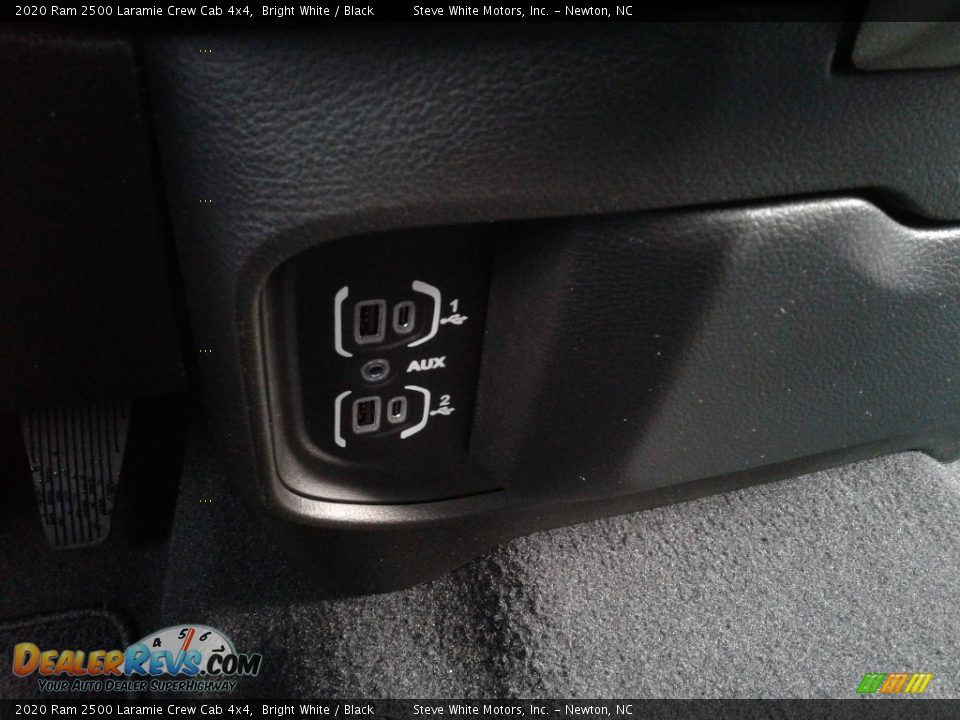 2020 Ram 2500 Laramie Crew Cab 4x4 Bright White / Black Photo #34
