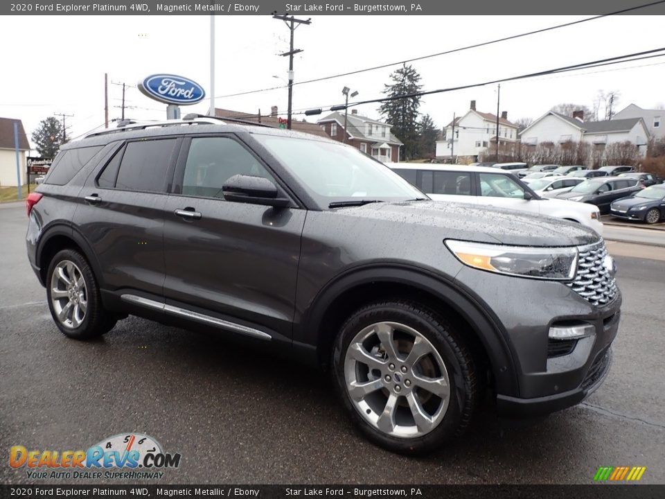 Front 3/4 View of 2020 Ford Explorer Platinum 4WD Photo #3
