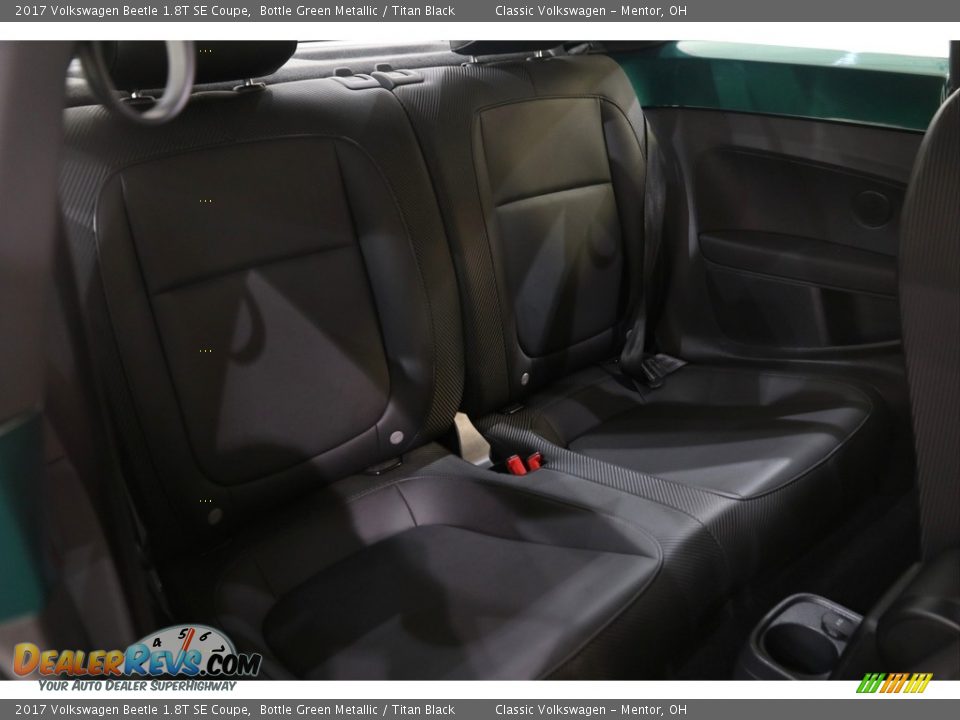 2017 Volkswagen Beetle 1.8T SE Coupe Bottle Green Metallic / Titan Black Photo #13