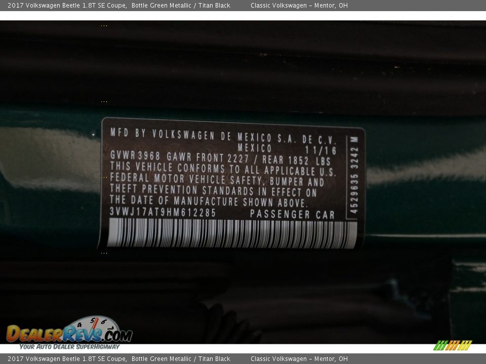 2017 Volkswagen Beetle 1.8T SE Coupe Bottle Green Metallic / Titan Black Photo #17