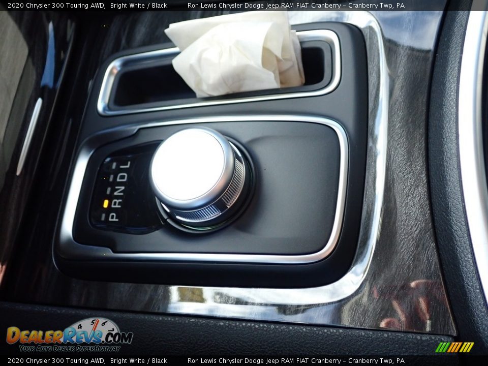 2020 Chrysler 300 Touring AWD Shifter Photo #20