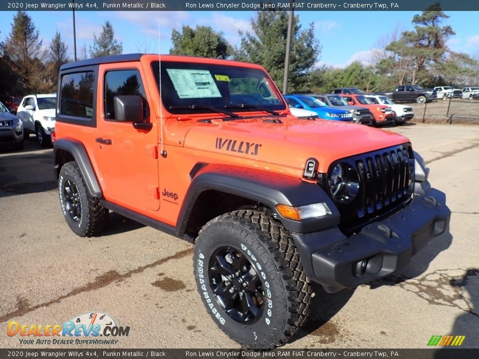 Front 3/4 View of 2020 Jeep Wrangler Willys 4x4 Photo #7