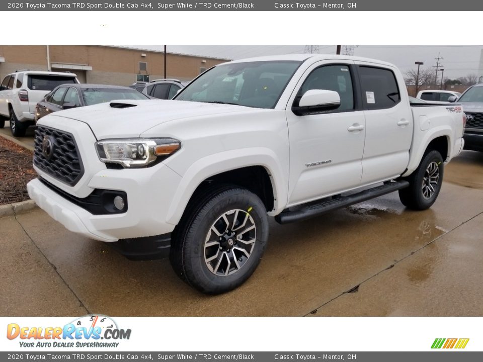 Front 3/4 View of 2020 Toyota Tacoma TRD Sport Double Cab 4x4 Photo #1
