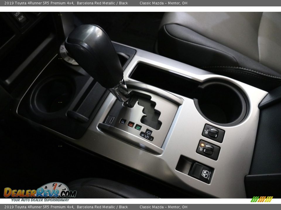 2019 Toyota 4Runner SR5 Premium 4x4 Shifter Photo #18