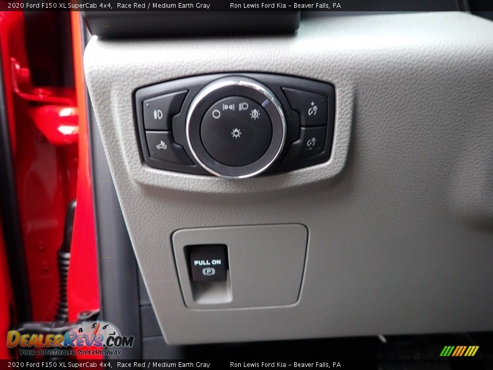 Controls of 2020 Ford F150 XL SuperCab 4x4 Photo #12