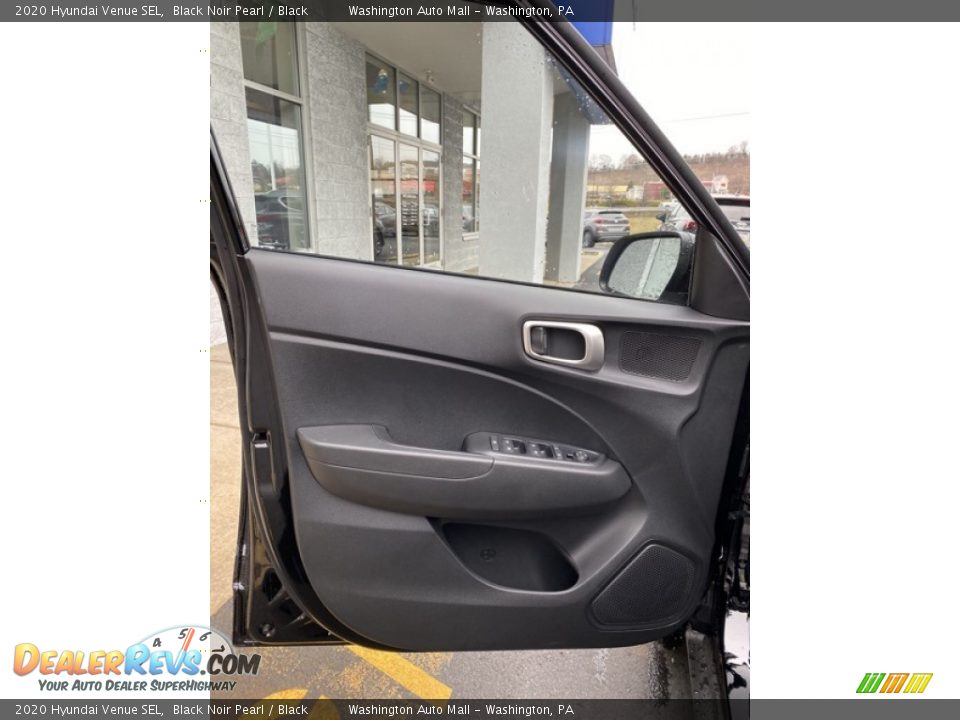 Door Panel of 2020 Hyundai Venue SEL Photo #11