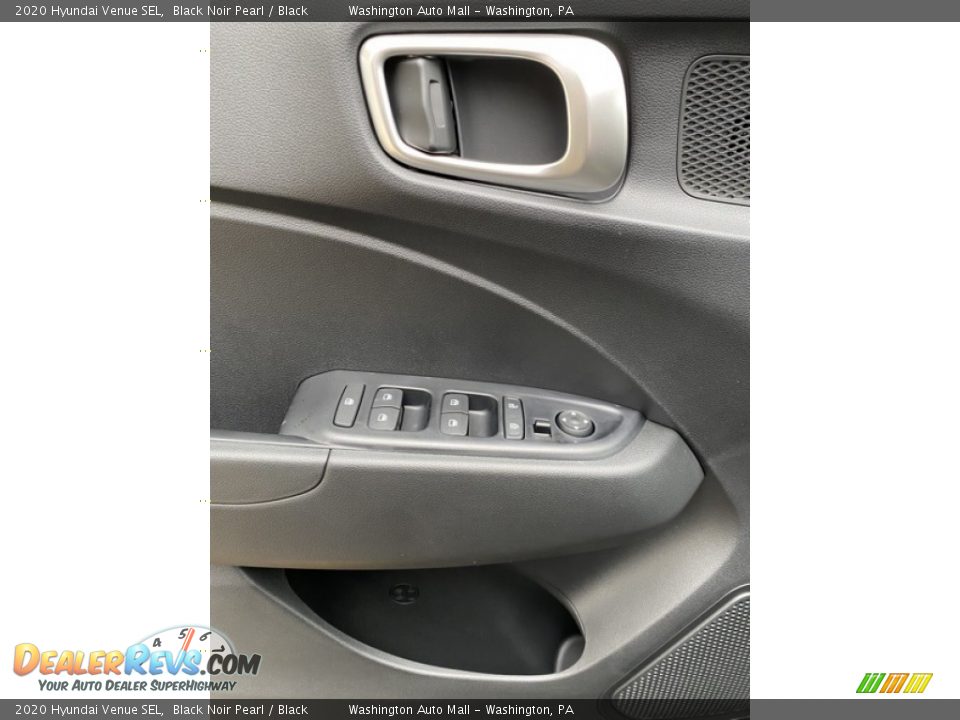 Door Panel of 2020 Hyundai Venue SEL Photo #12