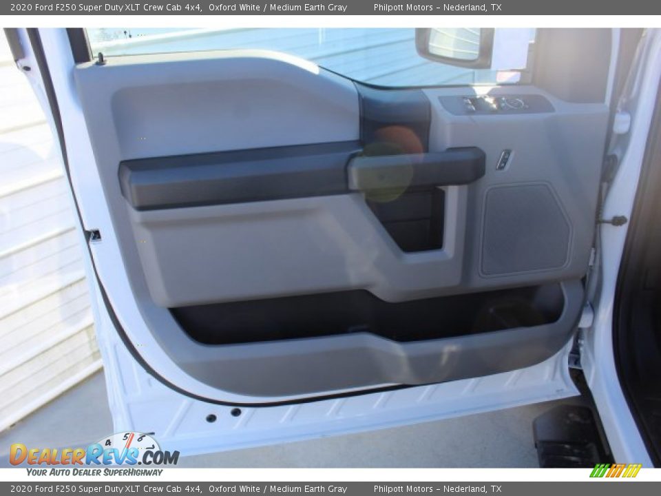 2020 Ford F250 Super Duty XLT Crew Cab 4x4 Oxford White / Medium Earth Gray Photo #9