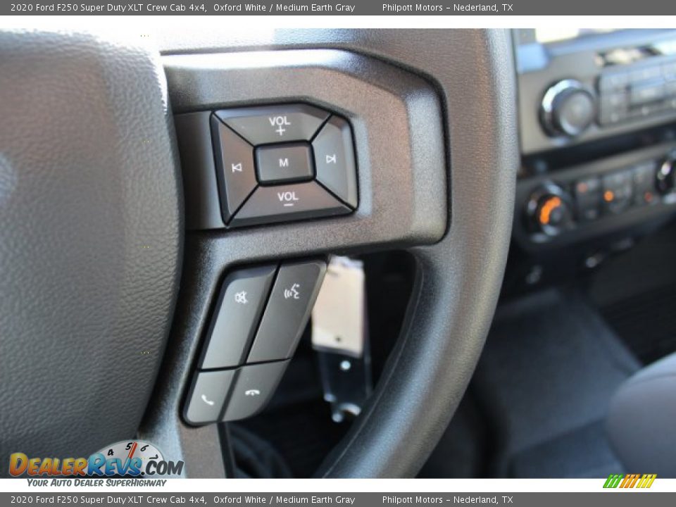 2020 Ford F250 Super Duty XLT Crew Cab 4x4 Oxford White / Medium Earth Gray Photo #12
