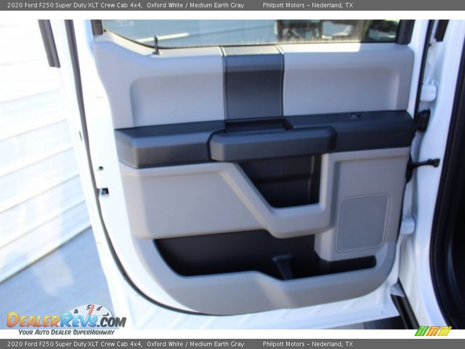 2020 Ford F250 Super Duty XLT Crew Cab 4x4 Oxford White / Medium Earth Gray Photo #18