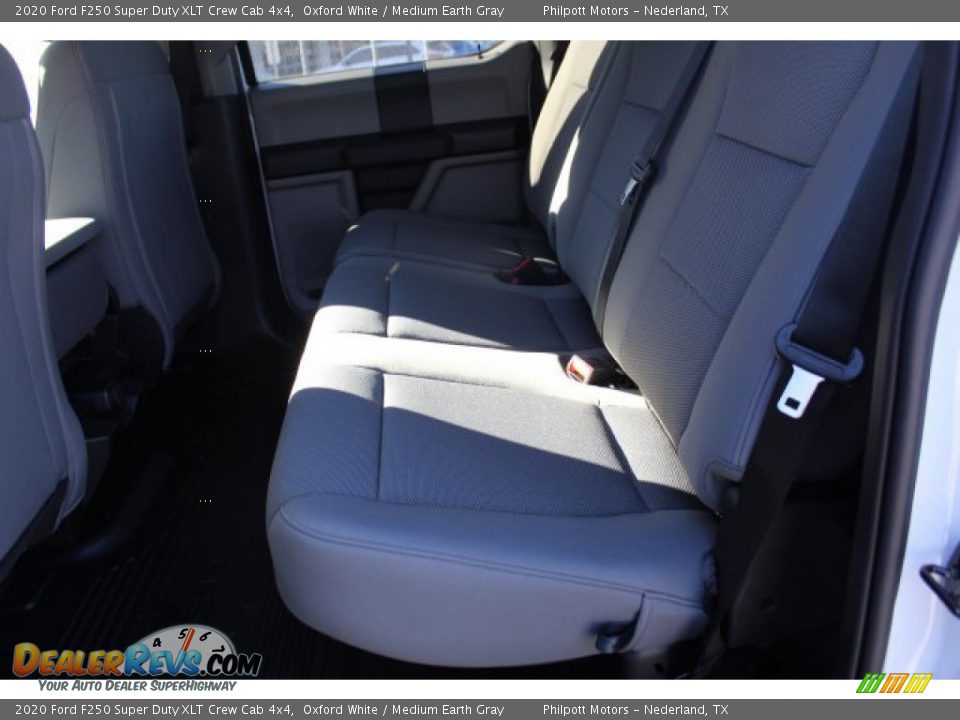 2020 Ford F250 Super Duty XLT Crew Cab 4x4 Oxford White / Medium Earth Gray Photo #19