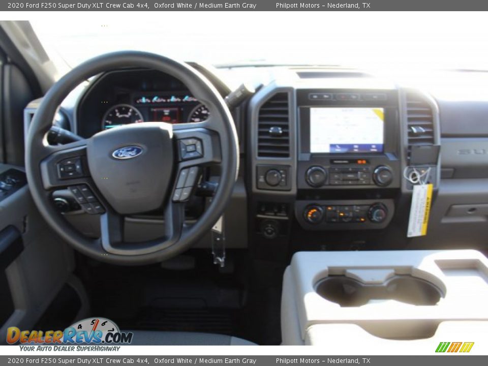 2020 Ford F250 Super Duty XLT Crew Cab 4x4 Oxford White / Medium Earth Gray Photo #20
