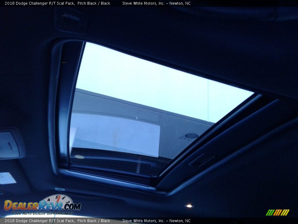 2018 Dodge Challenger R/T Scat Pack Pitch Black / Black Photo #25