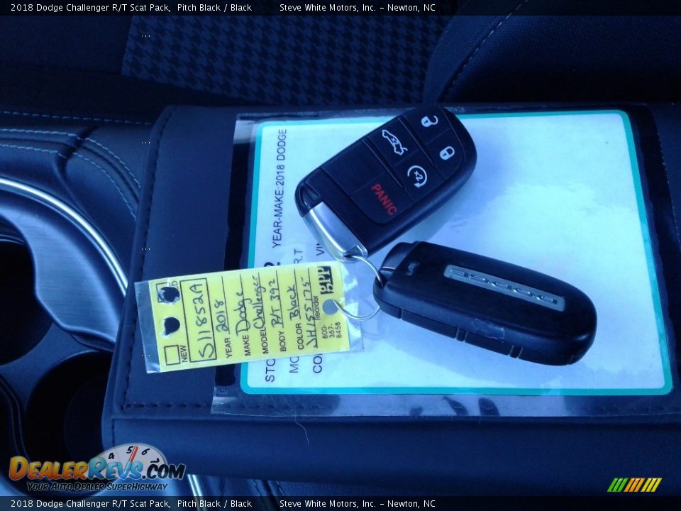 2018 Dodge Challenger R/T Scat Pack Pitch Black / Black Photo #26