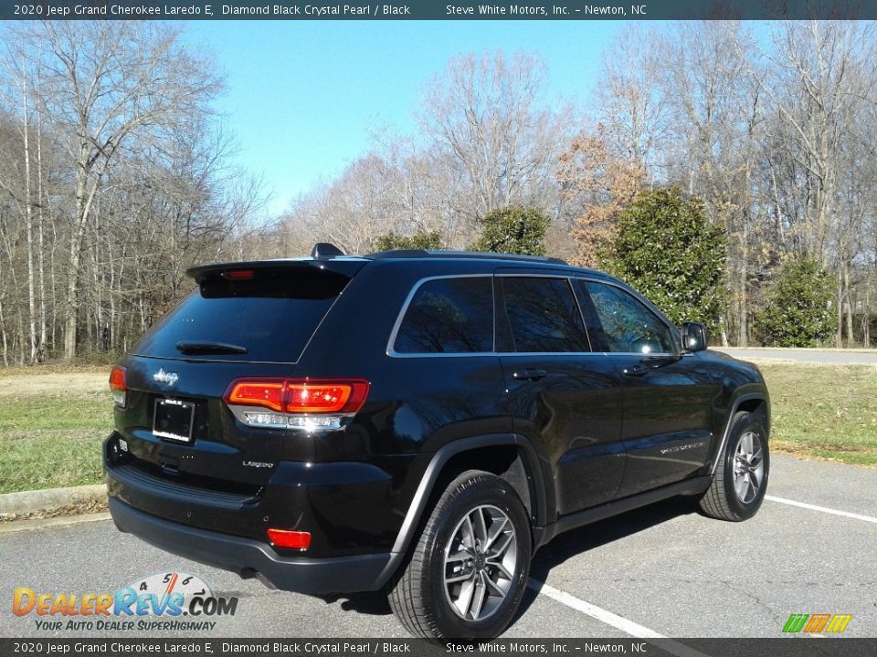 2020 Jeep Grand Cherokee Laredo E Diamond Black Crystal Pearl / Black Photo #6