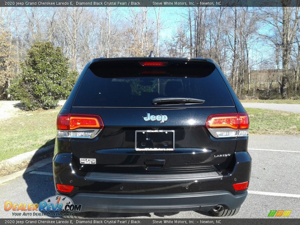 2020 Jeep Grand Cherokee Laredo E Diamond Black Crystal Pearl / Black Photo #7