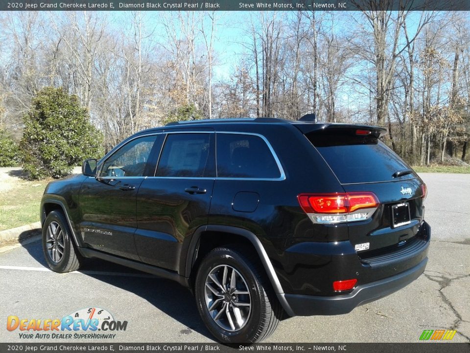2020 Jeep Grand Cherokee Laredo E Diamond Black Crystal Pearl / Black Photo #8