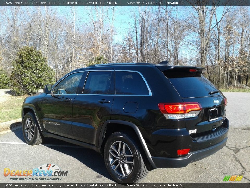 2020 Jeep Grand Cherokee Laredo E Diamond Black Crystal Pearl / Black Photo #8