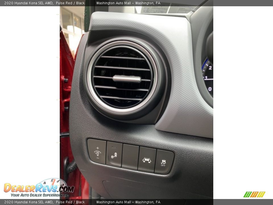 Controls of 2020 Hyundai Kona SEL AWD Photo #13