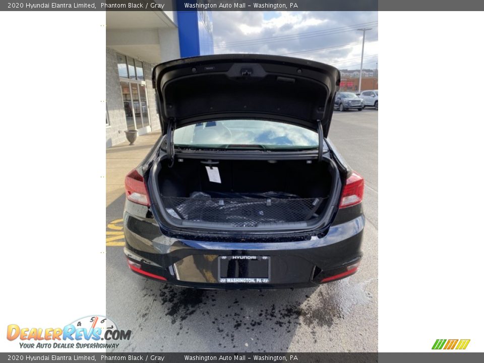 2020 Hyundai Elantra Limited Phantom Black / Gray Photo #21