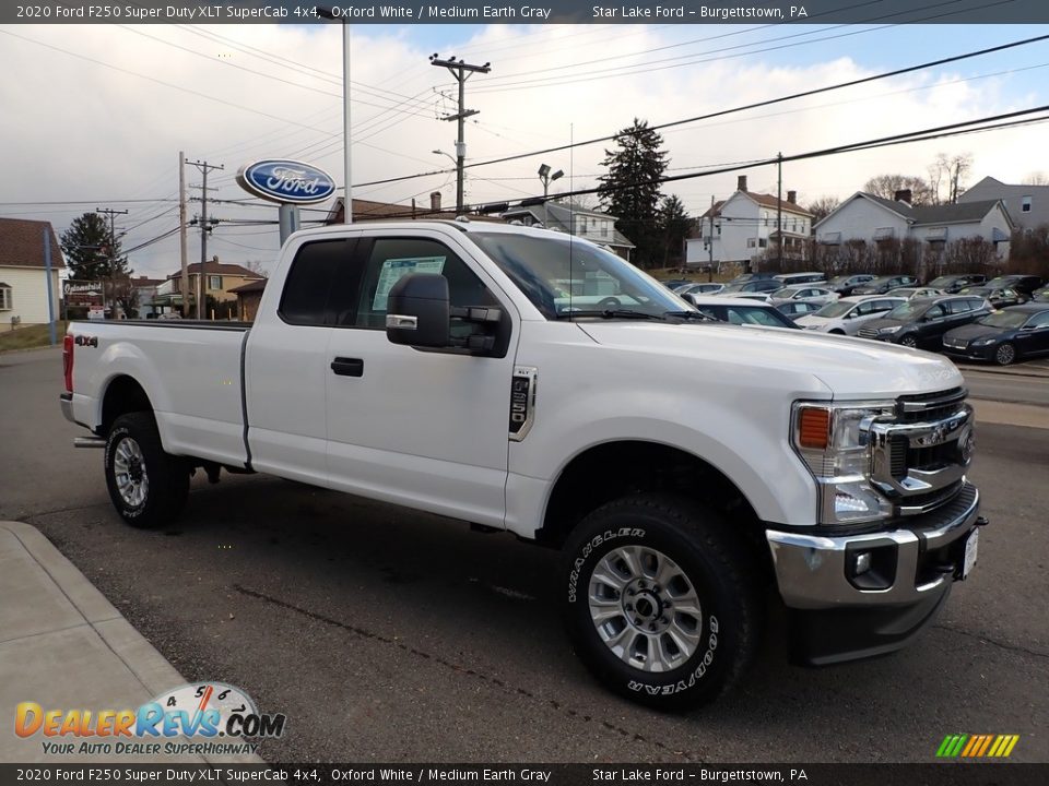 Front 3/4 View of 2020 Ford F250 Super Duty XLT SuperCab 4x4 Photo #3