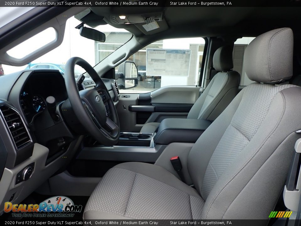 Front Seat of 2020 Ford F250 Super Duty XLT SuperCab 4x4 Photo #13