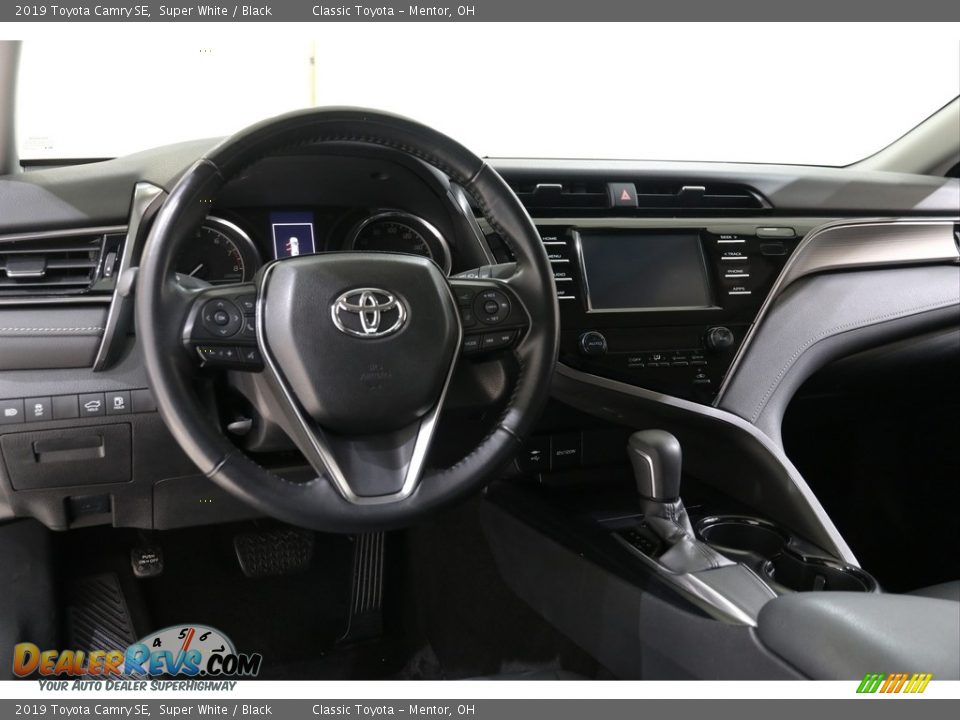 2019 Toyota Camry SE Super White / Black Photo #6