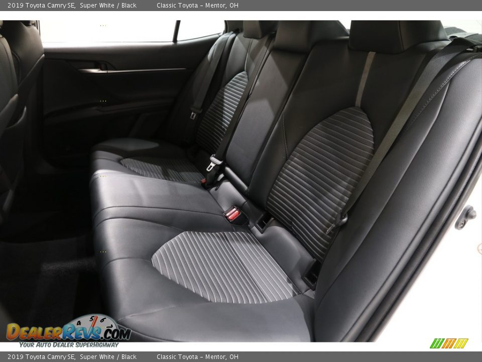 2019 Toyota Camry SE Super White / Black Photo #15