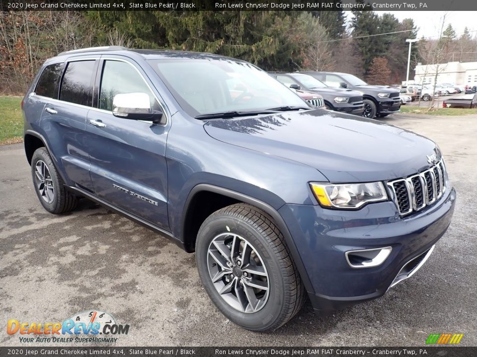 Front 3/4 View of 2020 Jeep Grand Cherokee Limited 4x4 Photo #7
