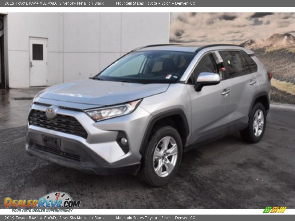 2019 Toyota RAV4 XLE AWD Silver Sky Metallic / Black Photo #2