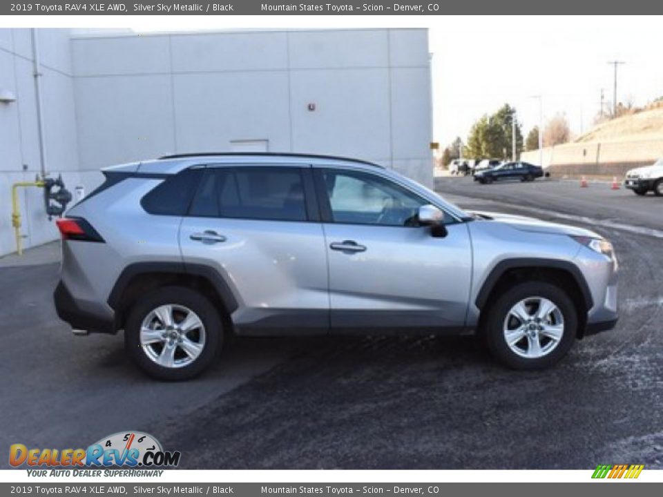2019 Toyota RAV4 XLE AWD Silver Sky Metallic / Black Photo #7