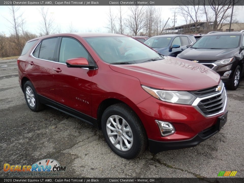 Front 3/4 View of 2020 Chevrolet Equinox LT AWD Photo #3