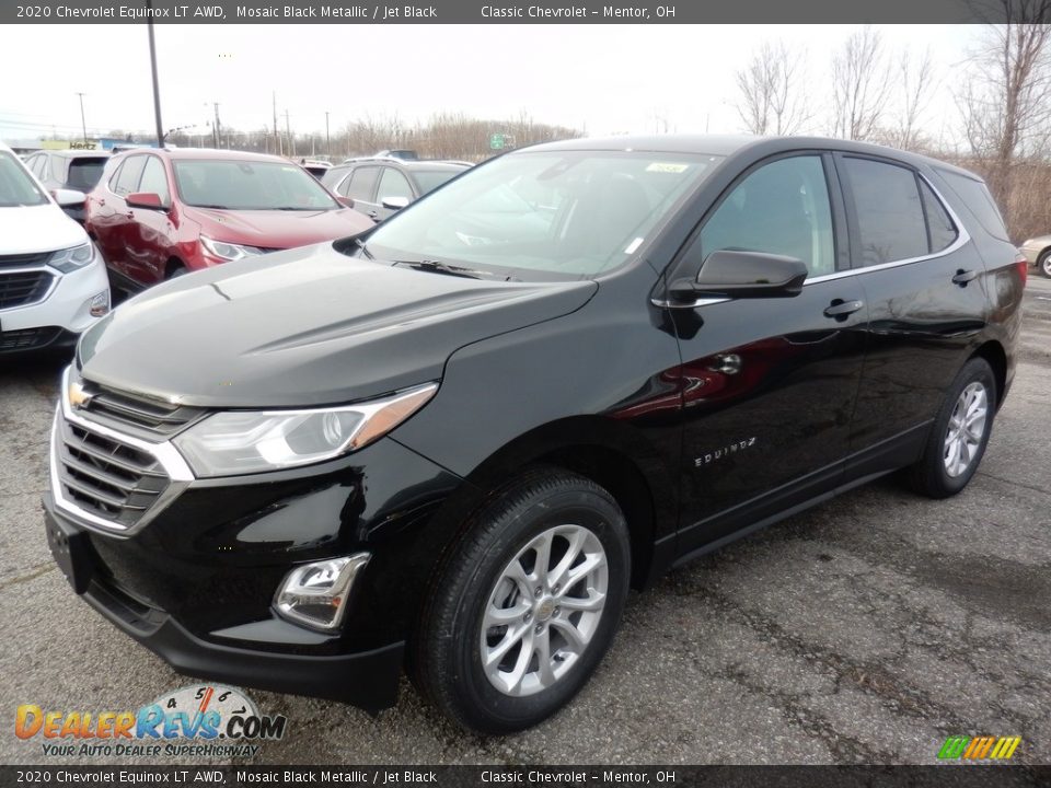 Front 3/4 View of 2020 Chevrolet Equinox LT AWD Photo #1