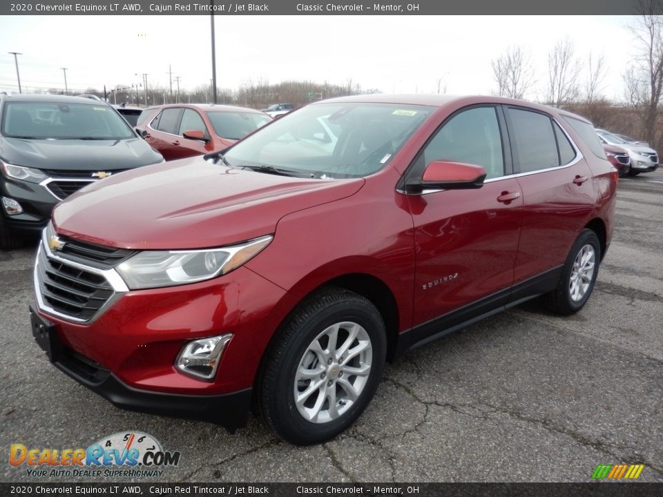 Front 3/4 View of 2020 Chevrolet Equinox LT AWD Photo #1