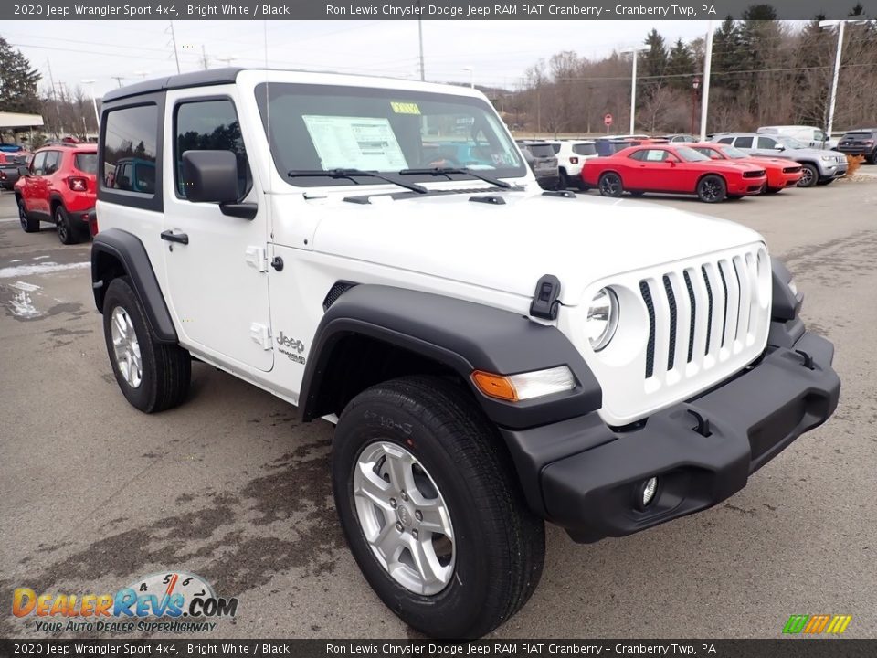 Front 3/4 View of 2020 Jeep Wrangler Sport 4x4 Photo #7