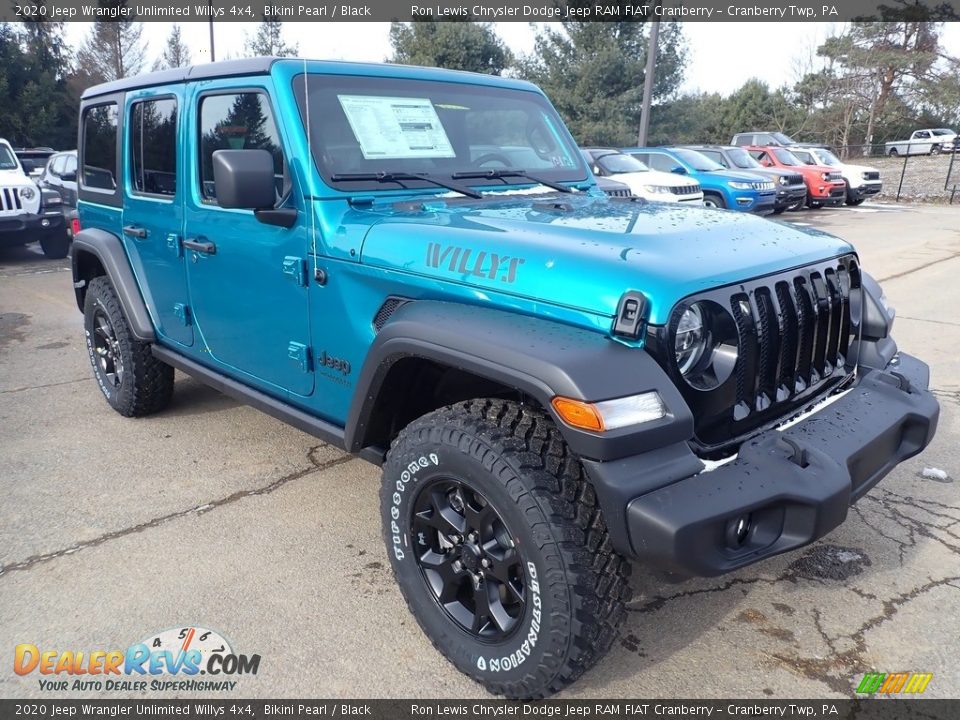 Front 3/4 View of 2020 Jeep Wrangler Unlimited Willys 4x4 Photo #7