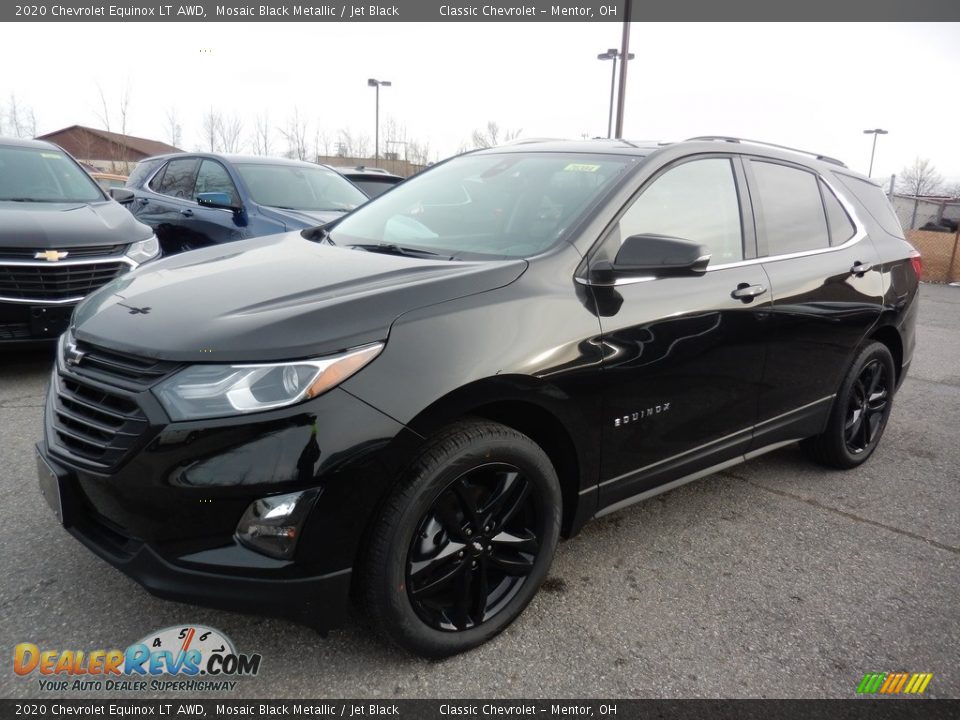 Front 3/4 View of 2020 Chevrolet Equinox LT AWD Photo #1
