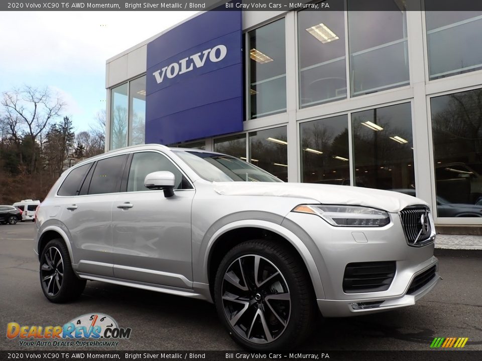 Front 3/4 View of 2020 Volvo XC90 T6 AWD Momentum Photo #1