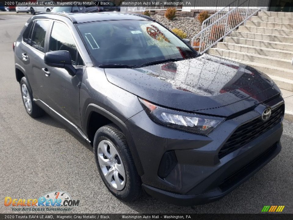 Front 3/4 View of 2020 Toyota RAV4 LE AWD Photo #1