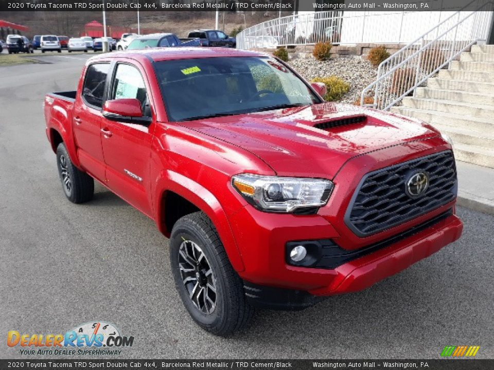 Front 3/4 View of 2020 Toyota Tacoma TRD Sport Double Cab 4x4 Photo #1
